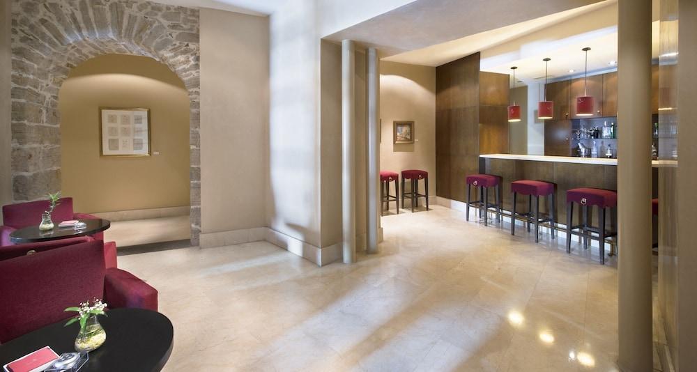 Palacio De Aviles Affiliated By Melia Екстериор снимка The bar at the hotel